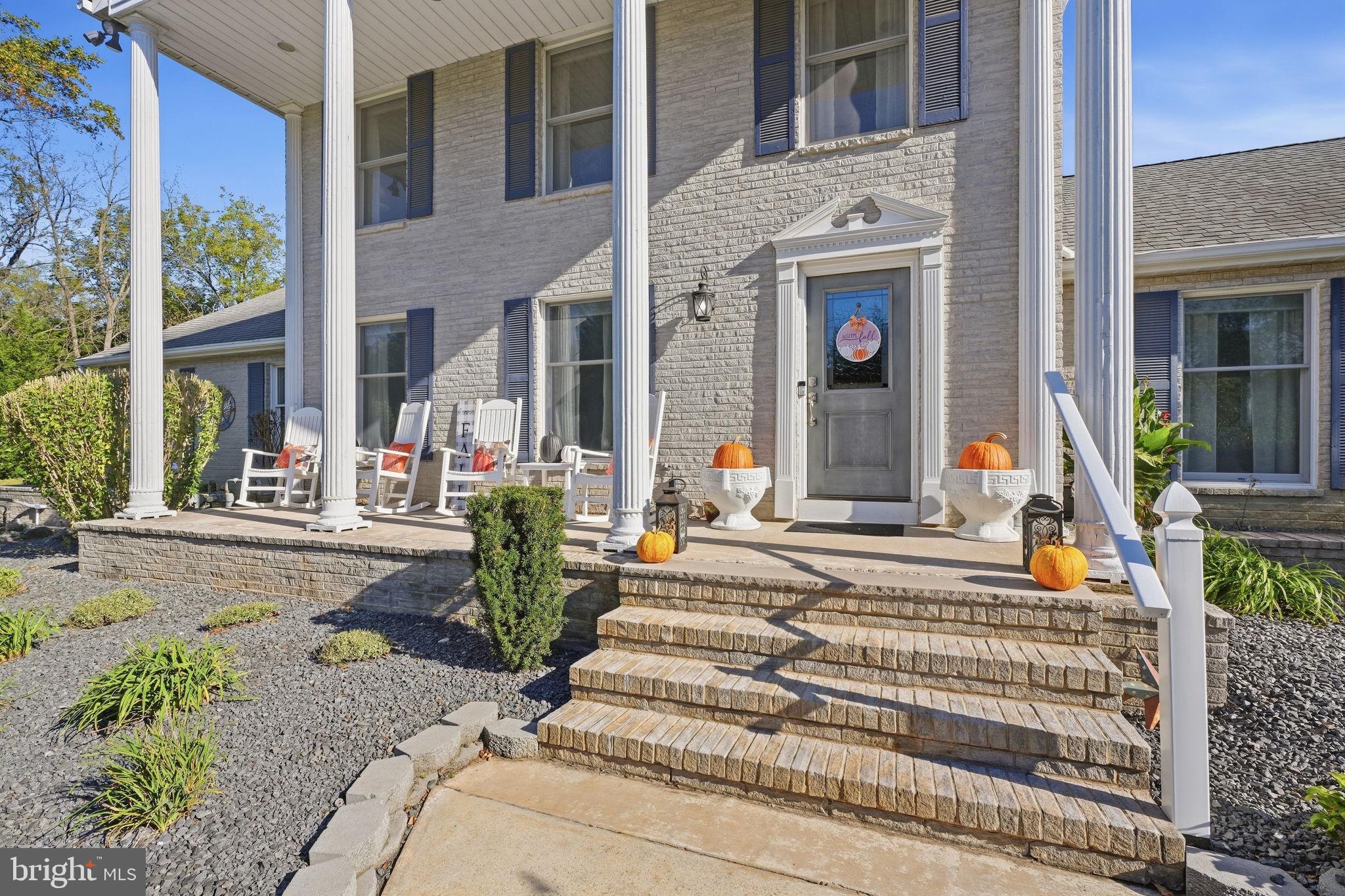 827 WRIGHTSTOWN ROAD