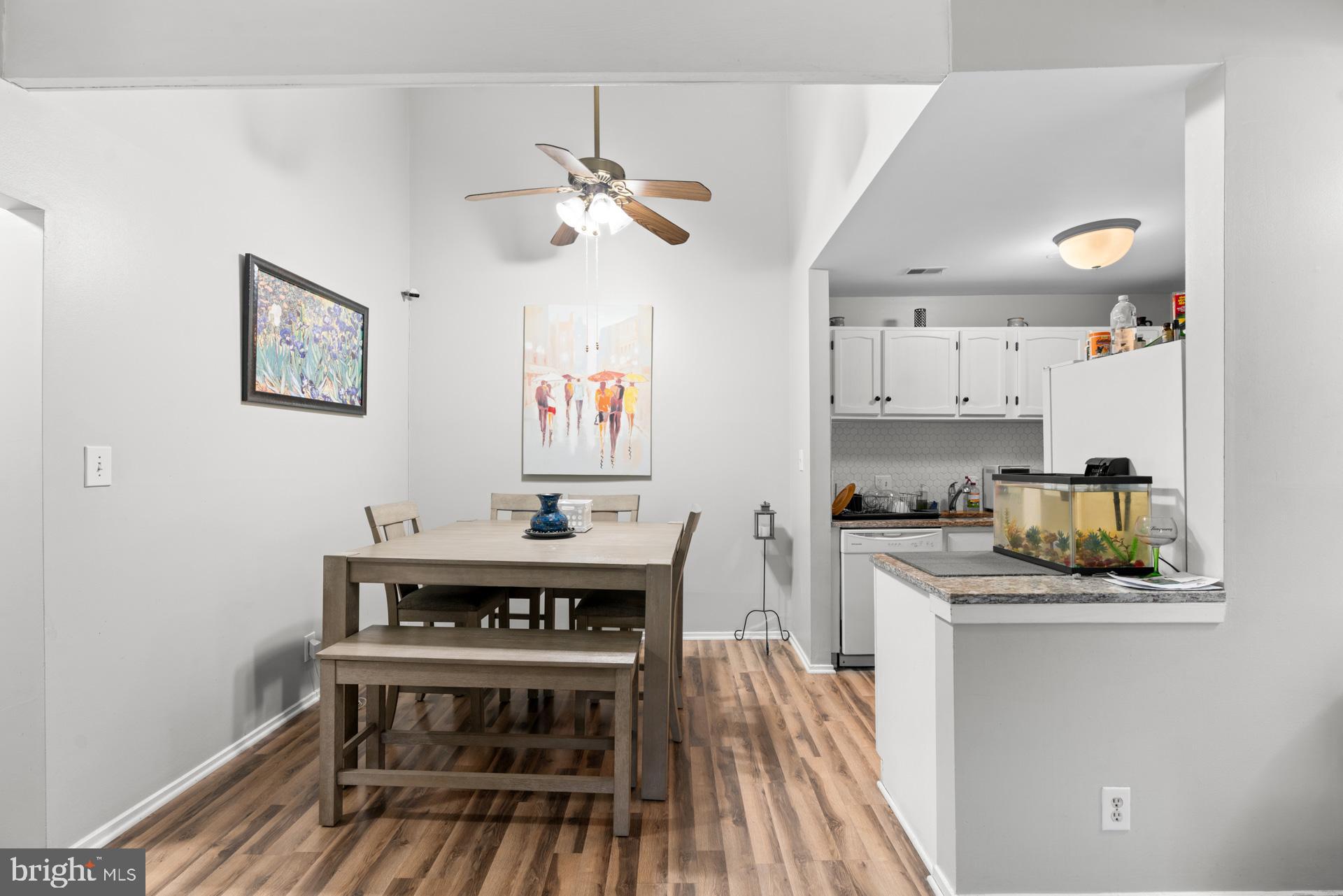 FARMINGDALE - Residential