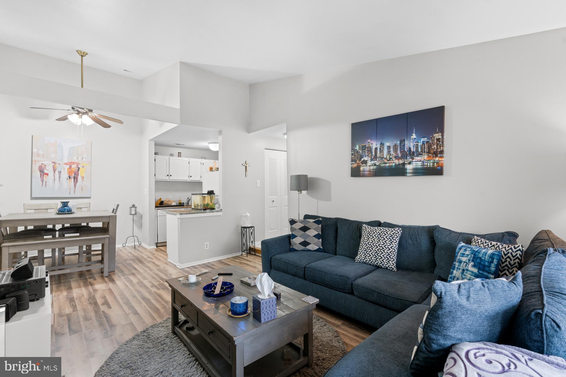 FARMINGDALE - Residential