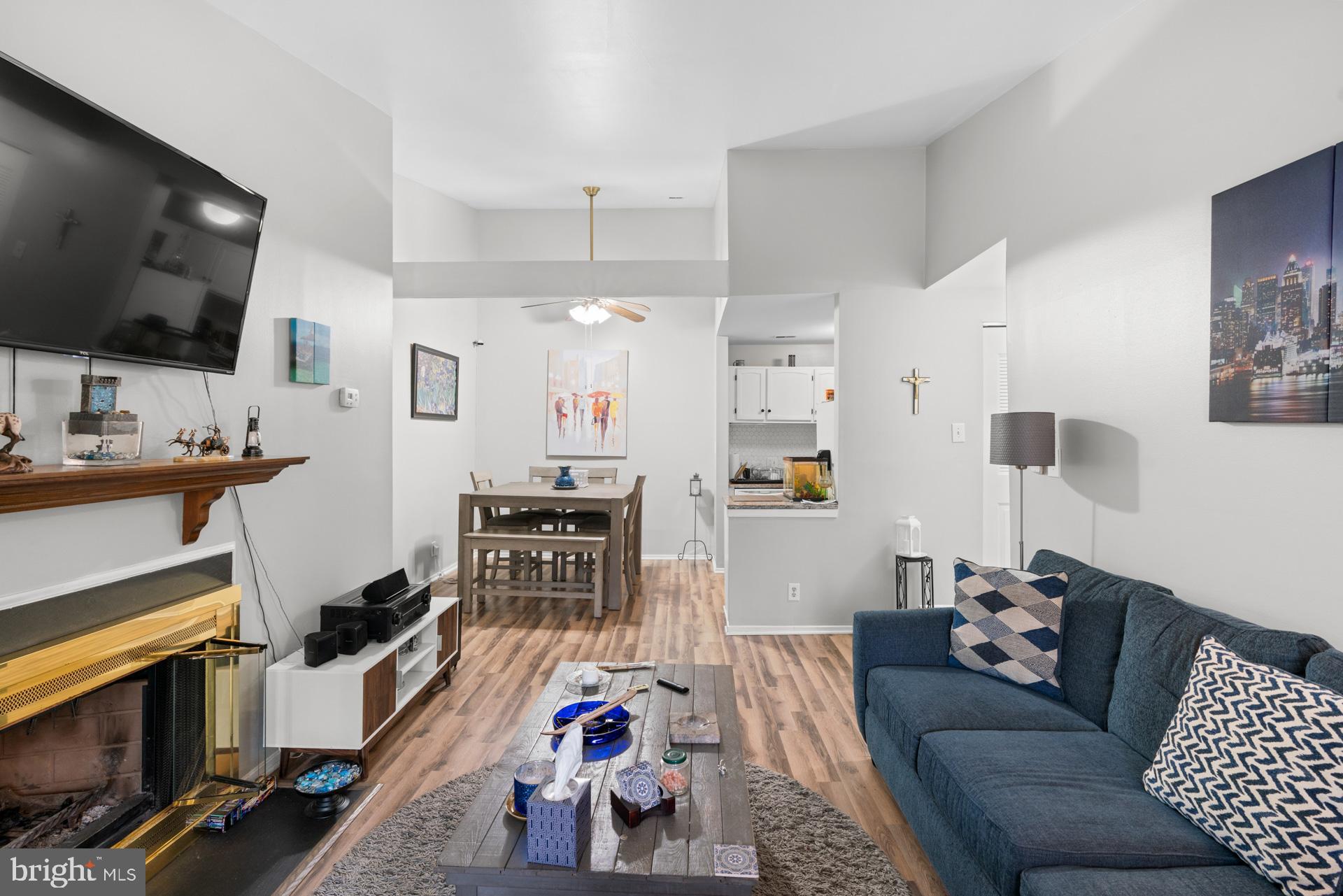 FARMINGDALE - Residential