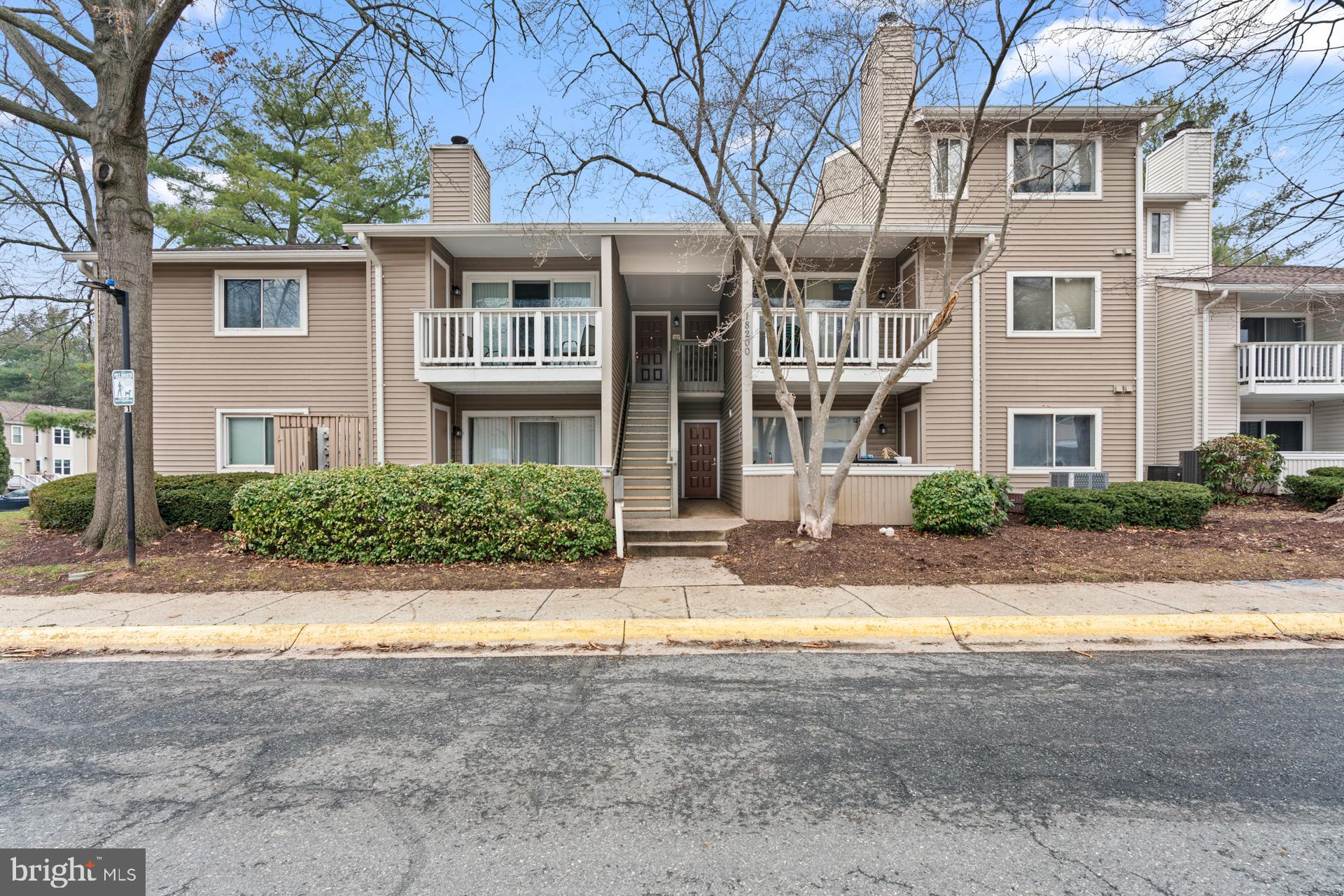 FARMINGDALE - Residential
