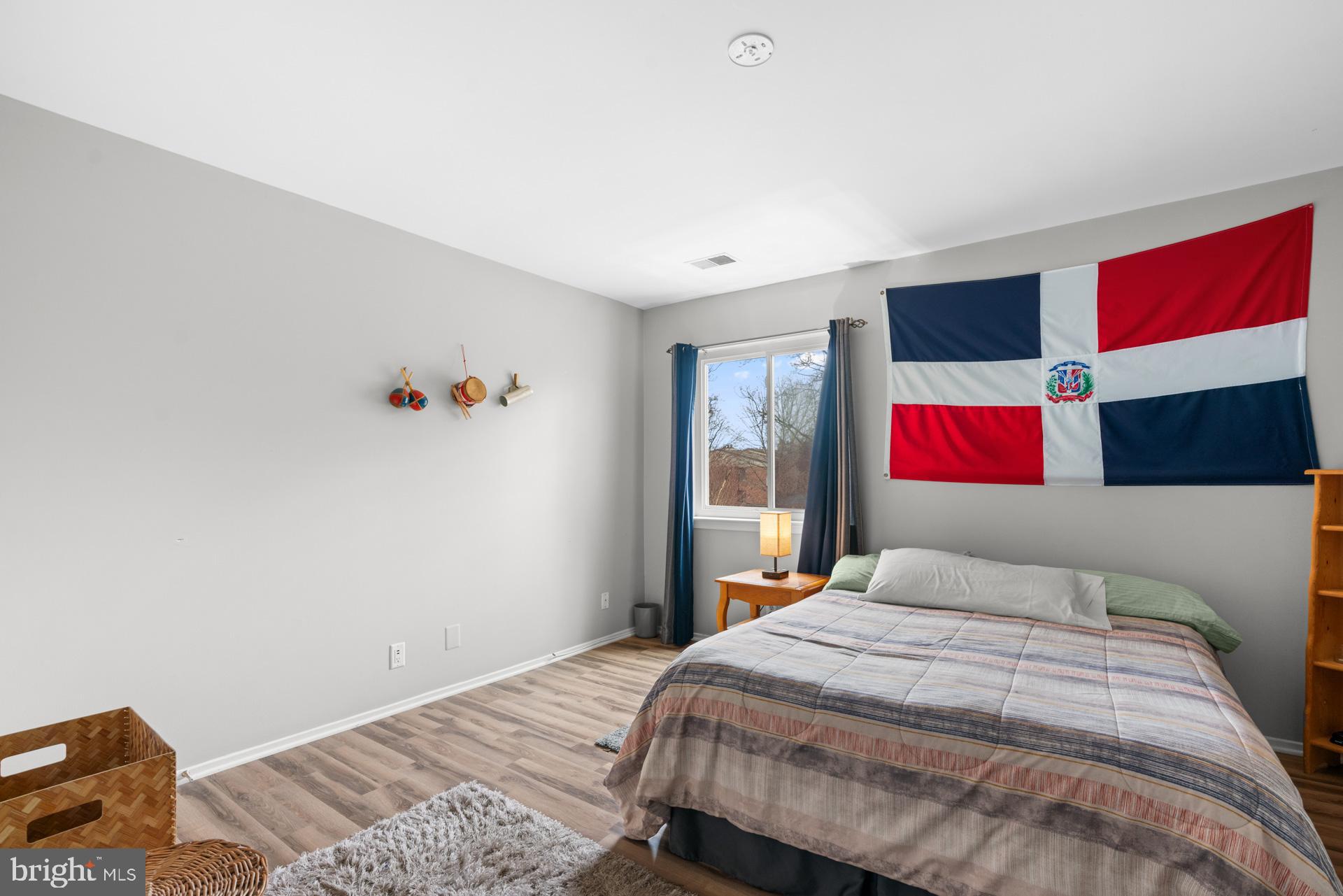 FARMINGDALE - Residential