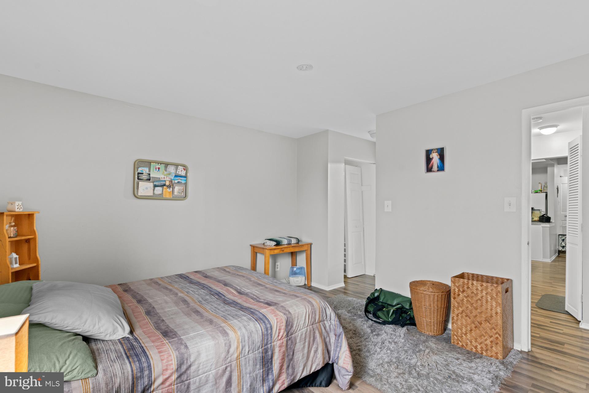 FARMINGDALE - Residential