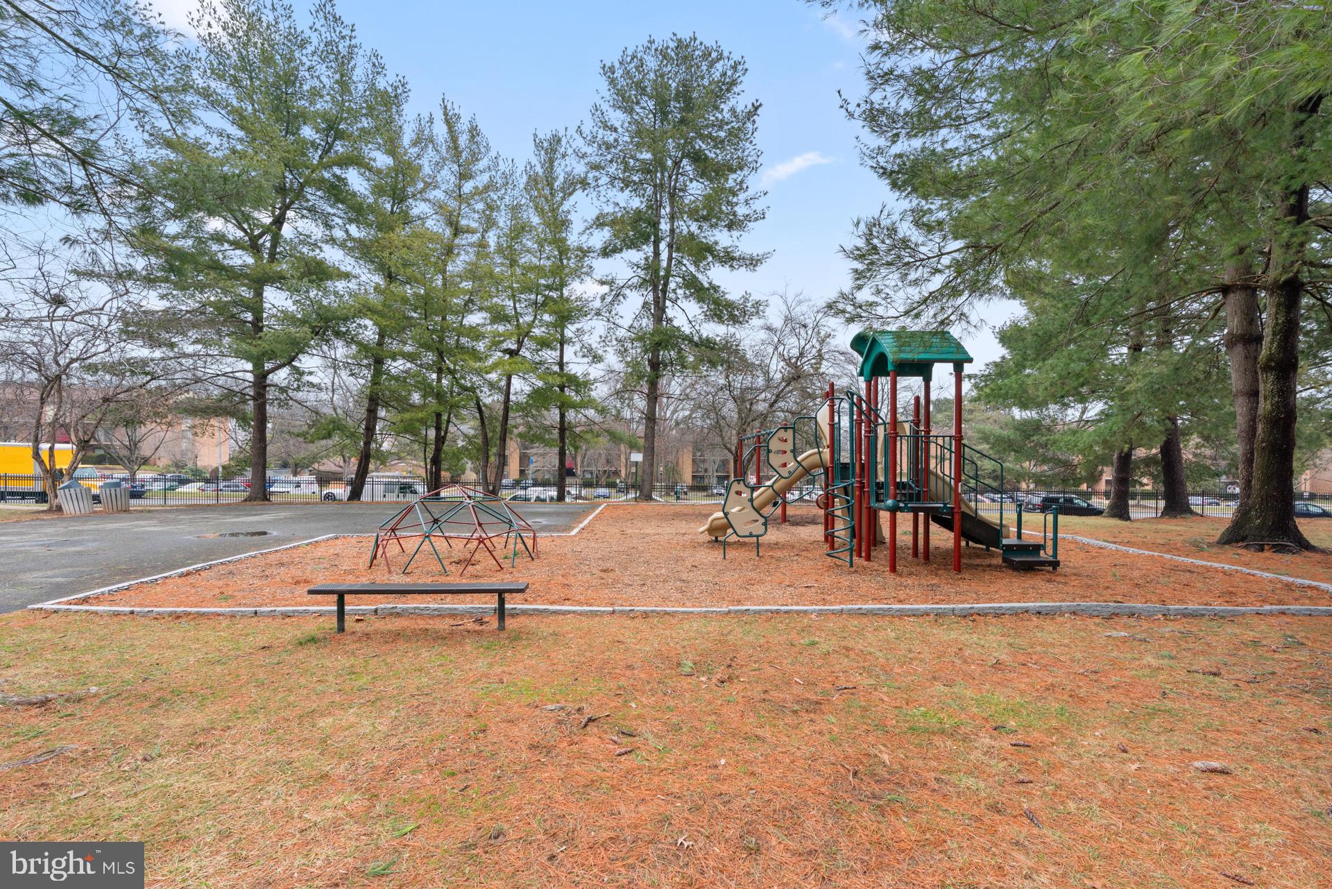 FARMINGDALE - Residential