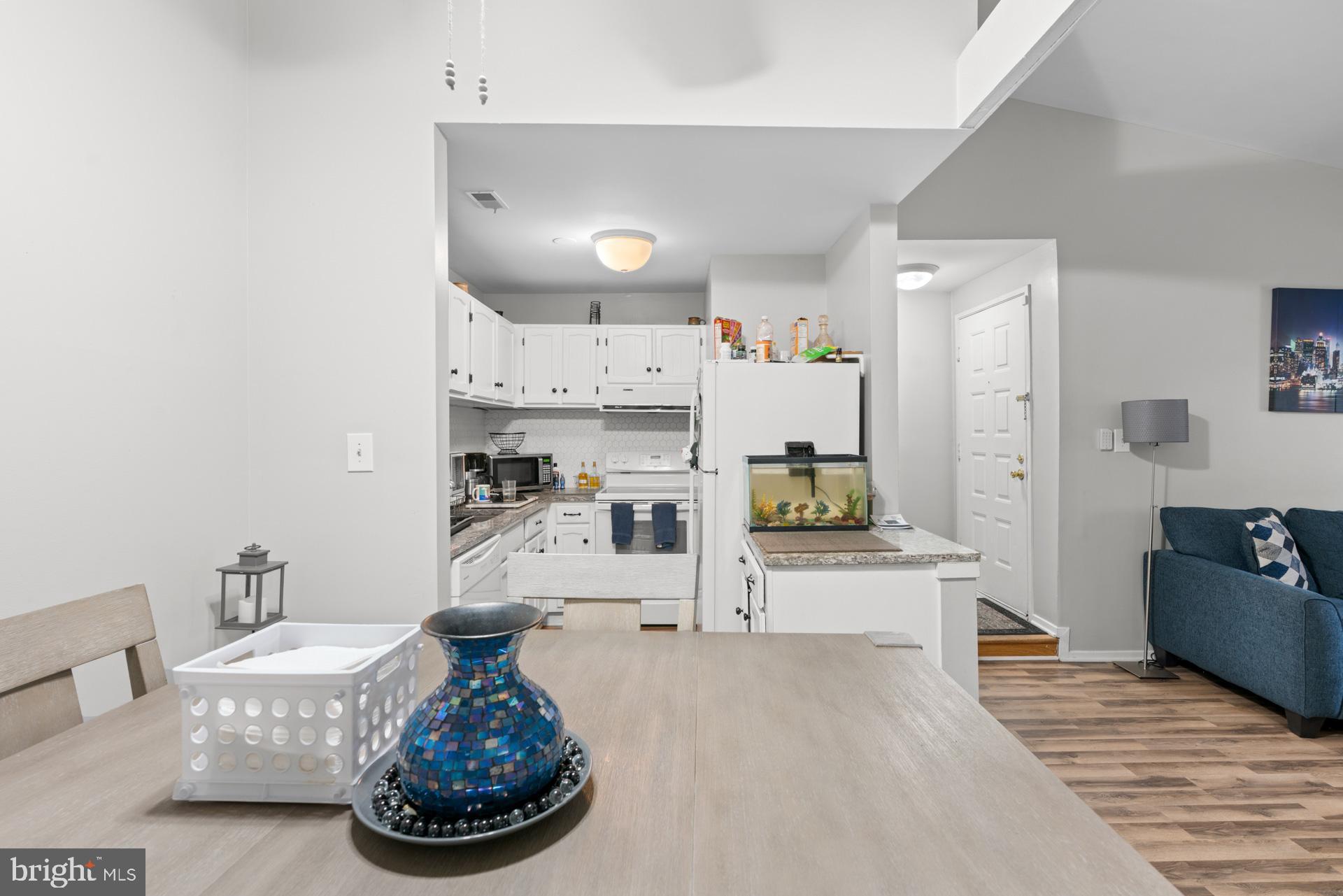 FARMINGDALE - Residential