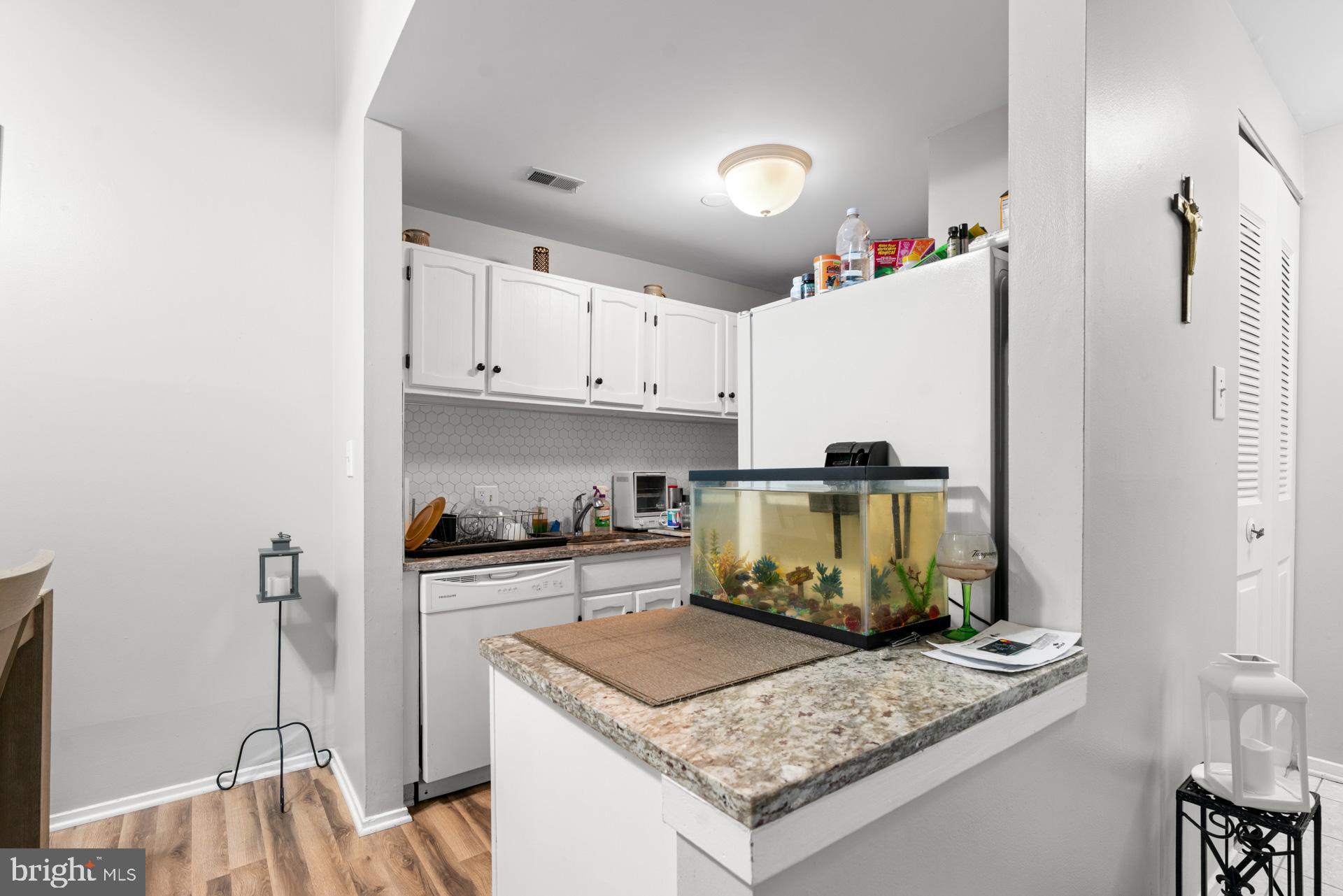 FARMINGDALE - Residential