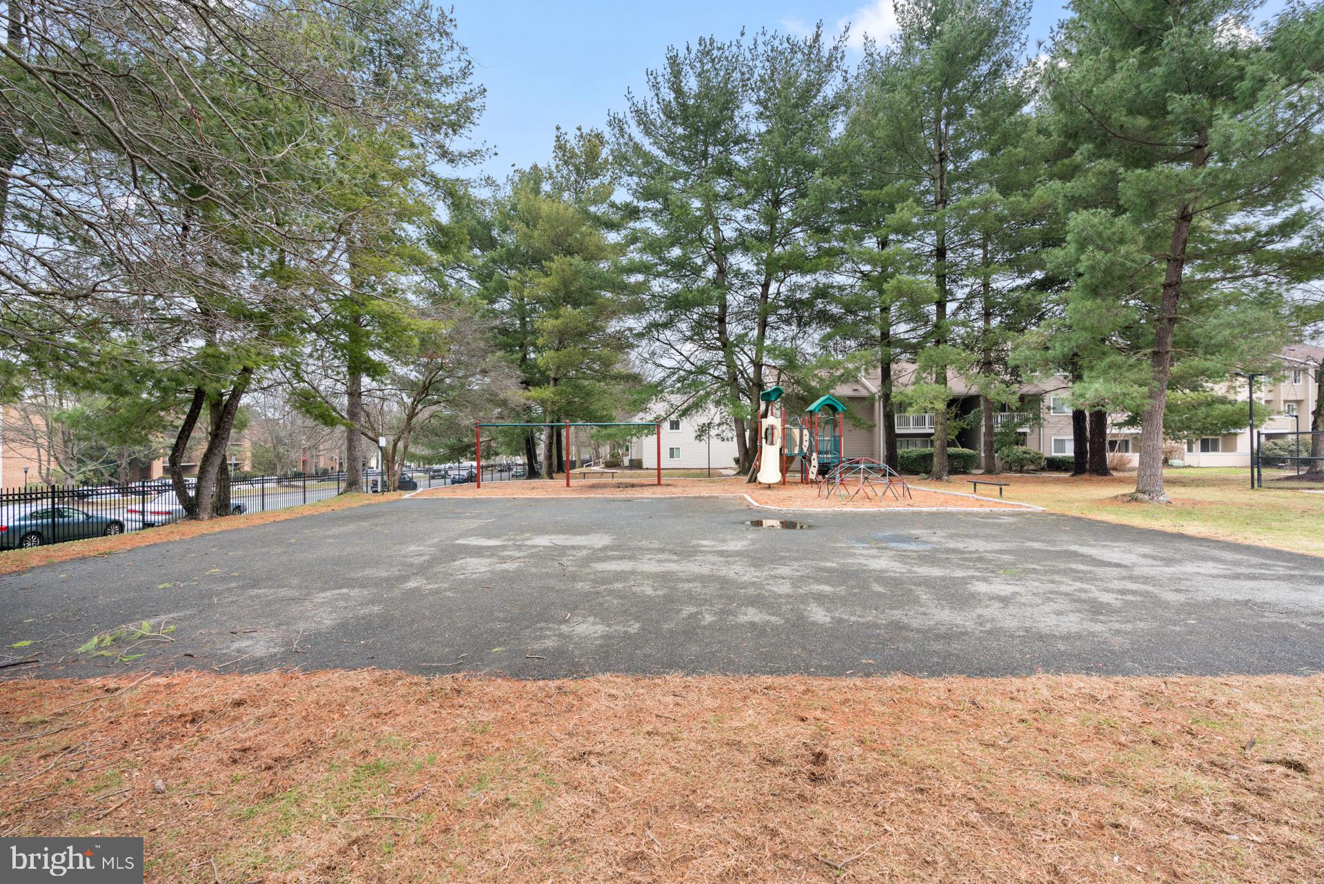 FARMINGDALE - Residential