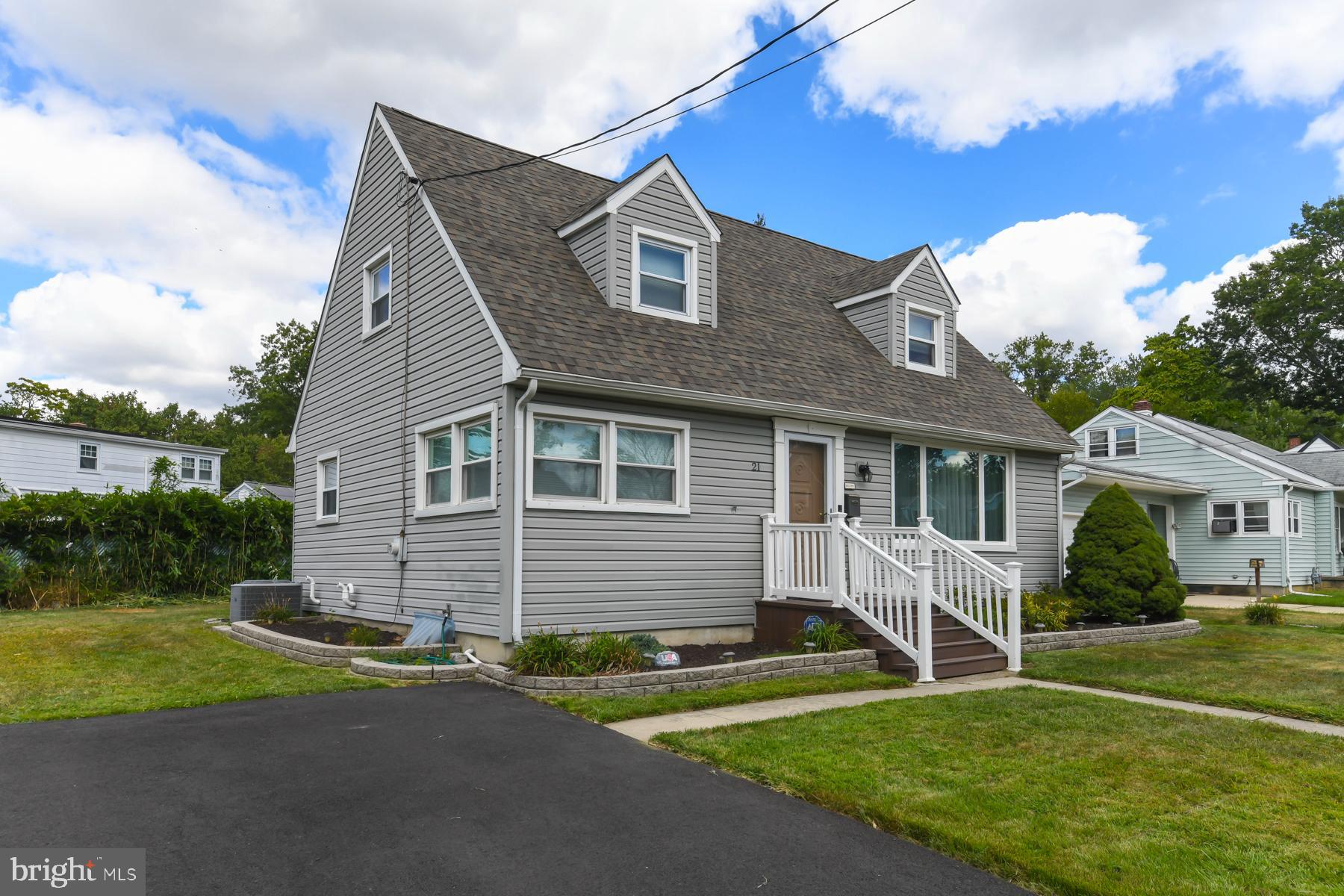 21 HIAWATHA ROAD