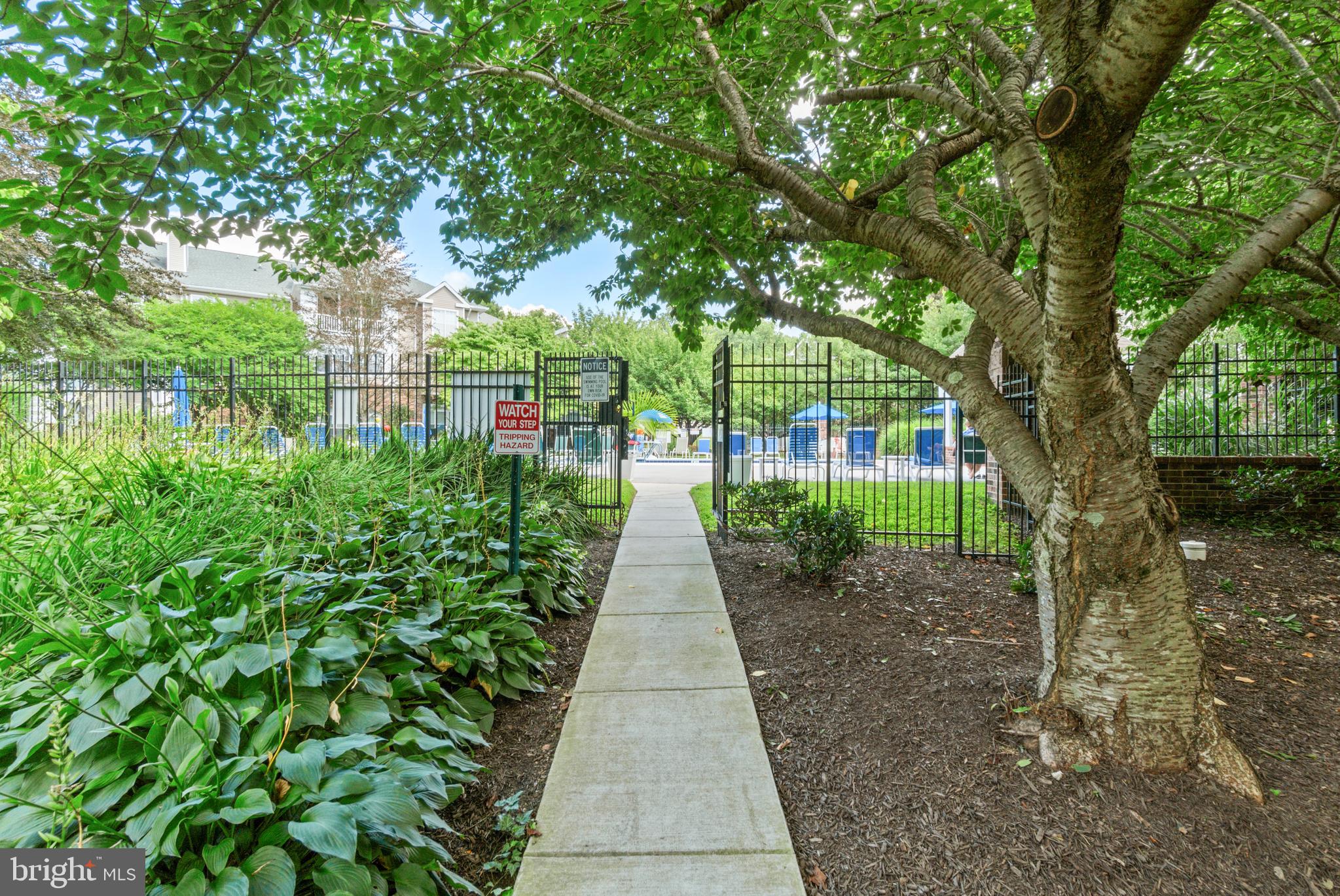 ENGLISH COUNTRY MANOR - Residential