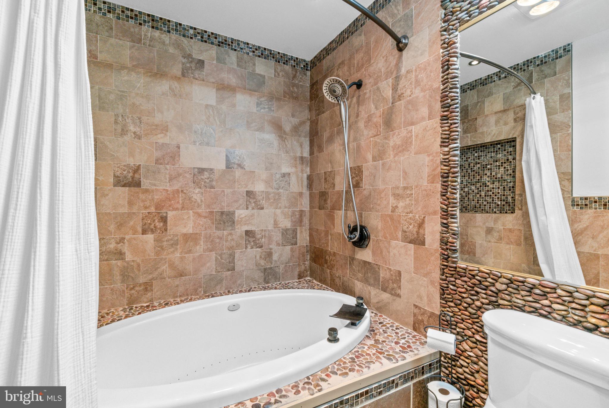 ENGLISH COUNTRY MANOR - Residential