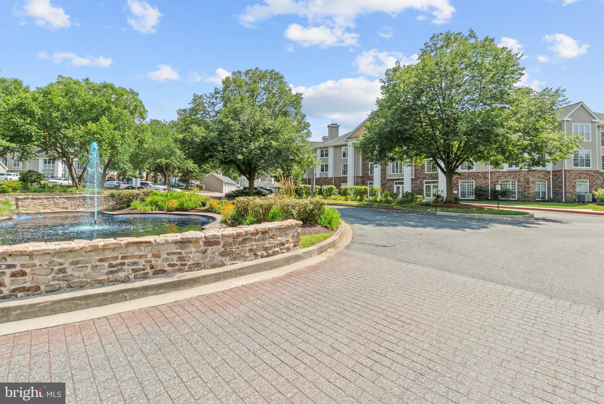 ENGLISH COUNTRY MANOR - Residential