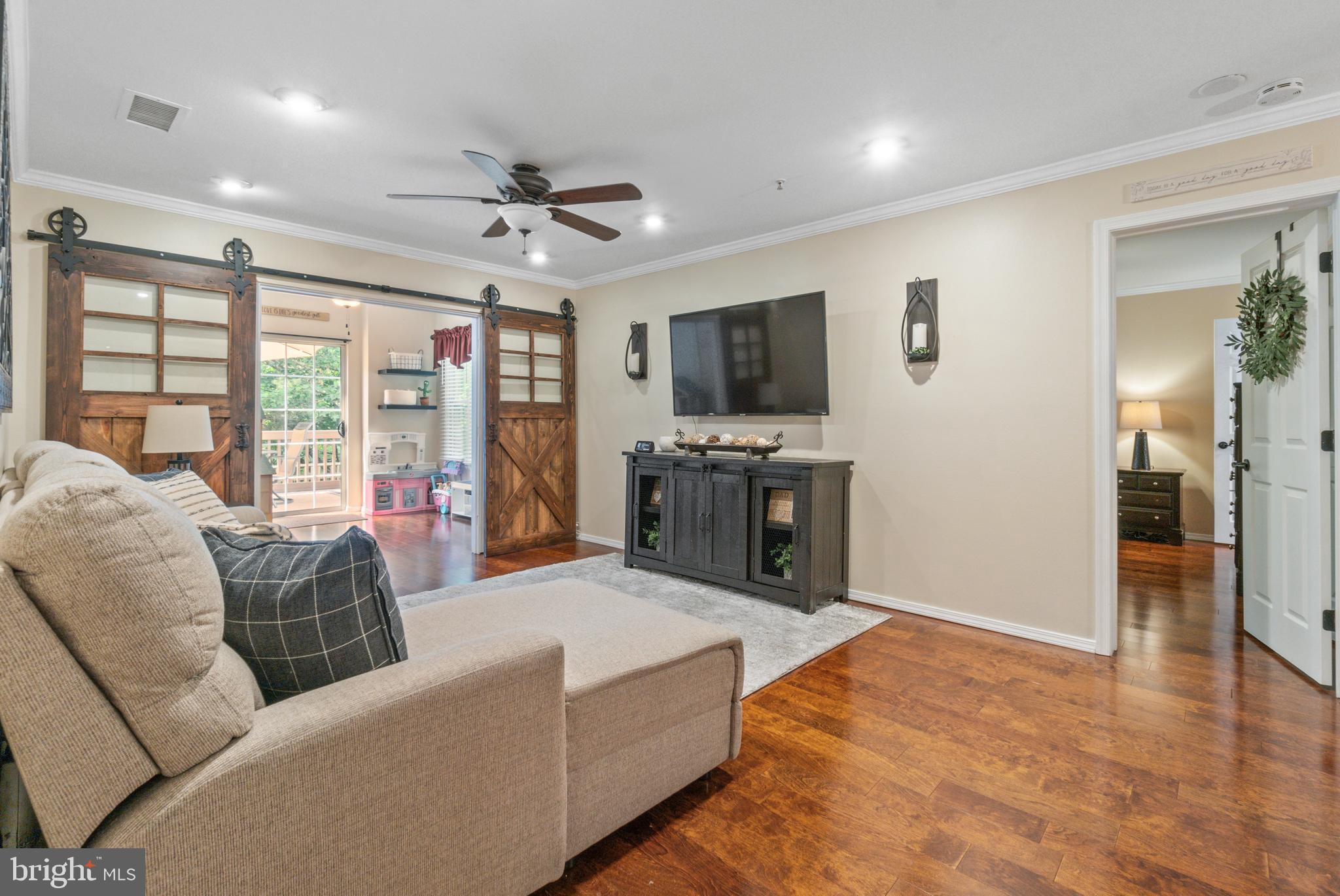 ENGLISH COUNTRY MANOR - Residential