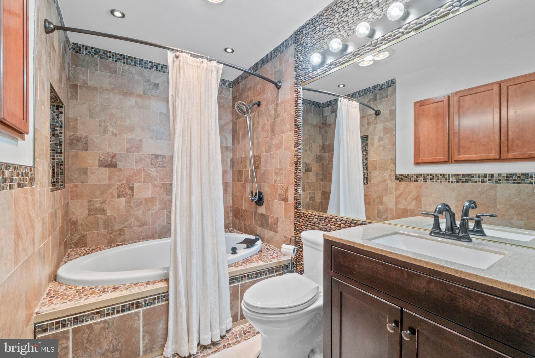 ENGLISH COUNTRY MANOR - Residential