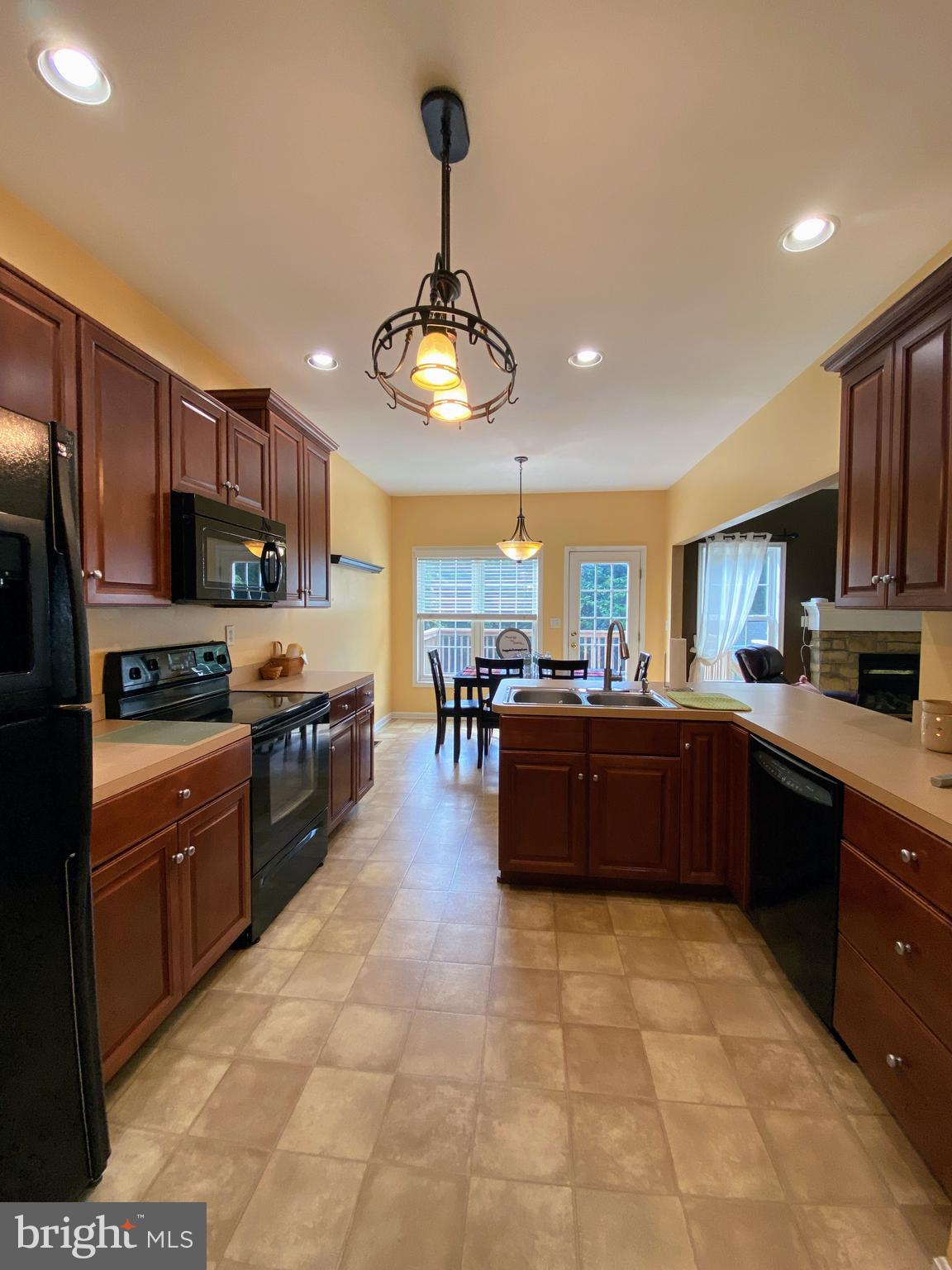 THE CORNERS AT ARDEN - Residential