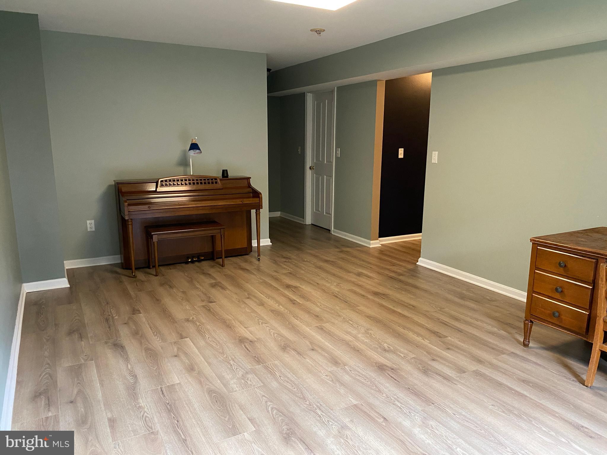 THE CORNERS AT ARDEN - Residential