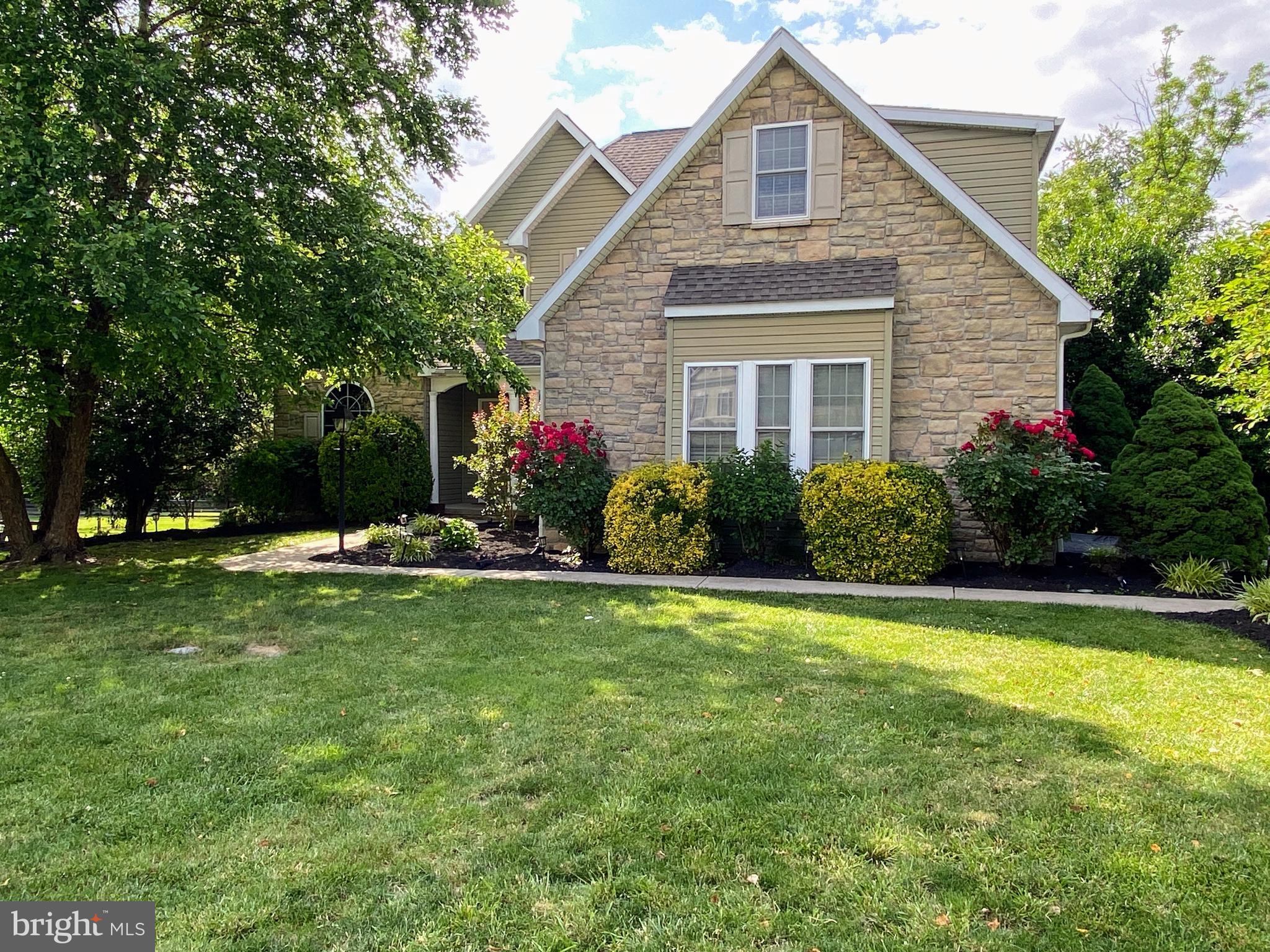 THE CORNERS AT ARDEN - Residential