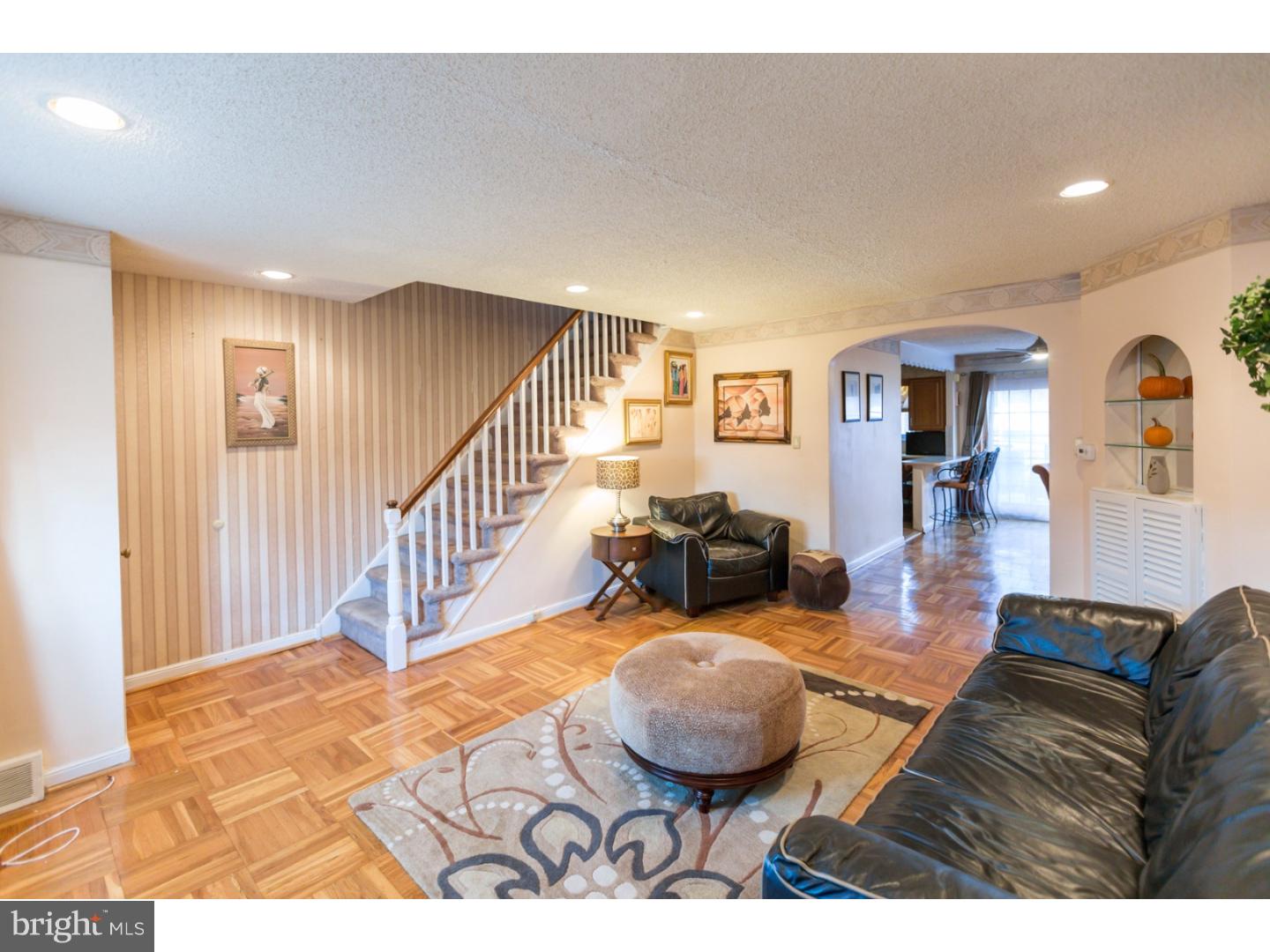 LAWNCREST - Residential