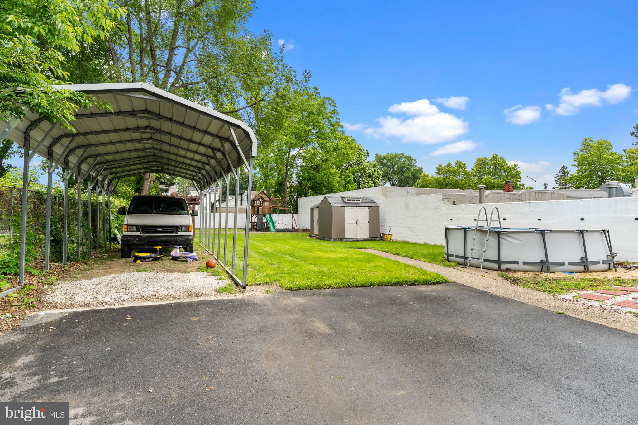 LYNNEWOOD GDNS - Residential Lease