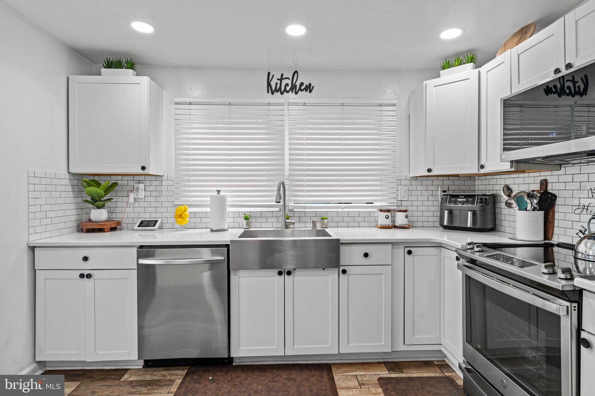 LYNNEWOOD GDNS - Residential Lease