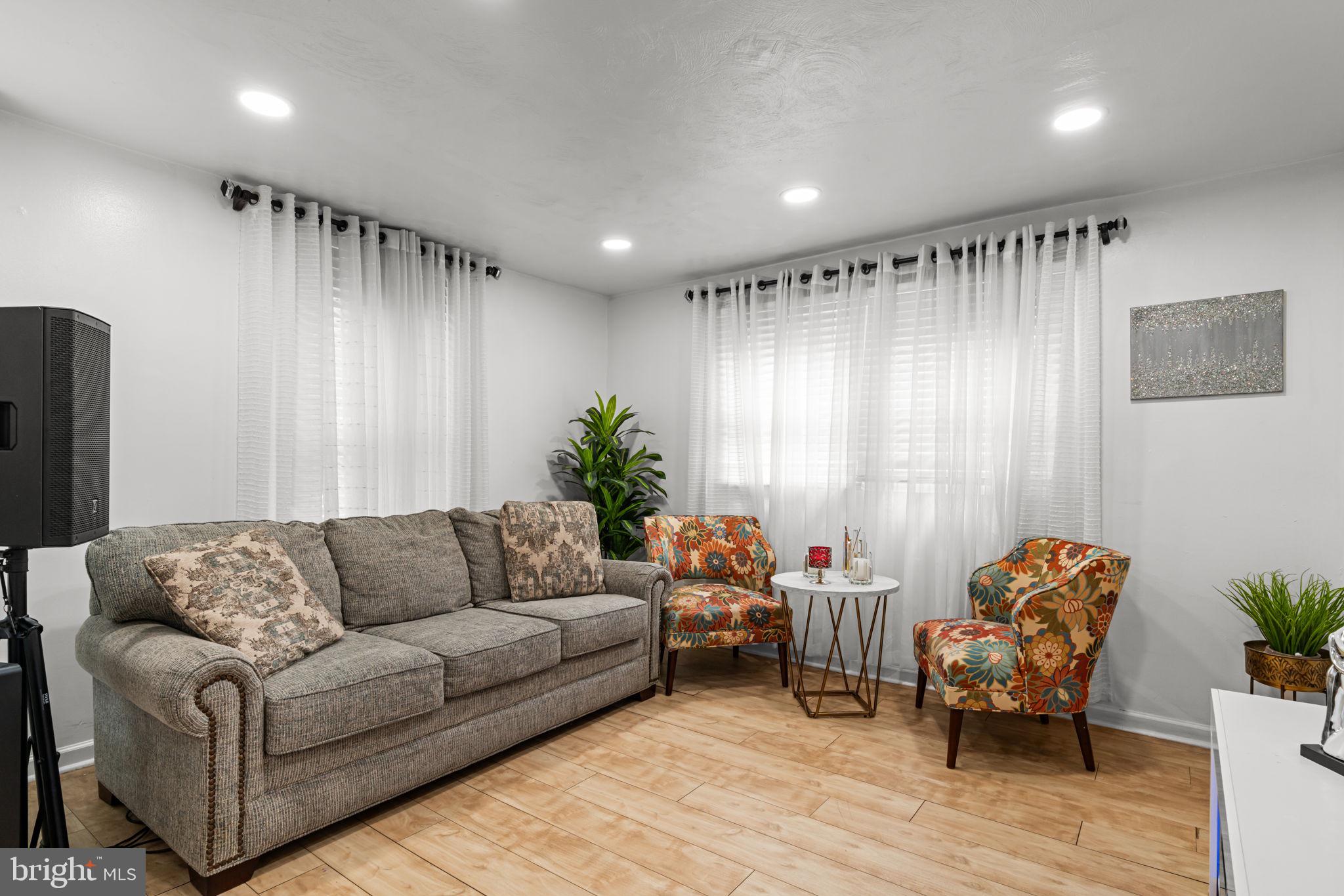 LYNNEWOOD GDNS - Residential Lease