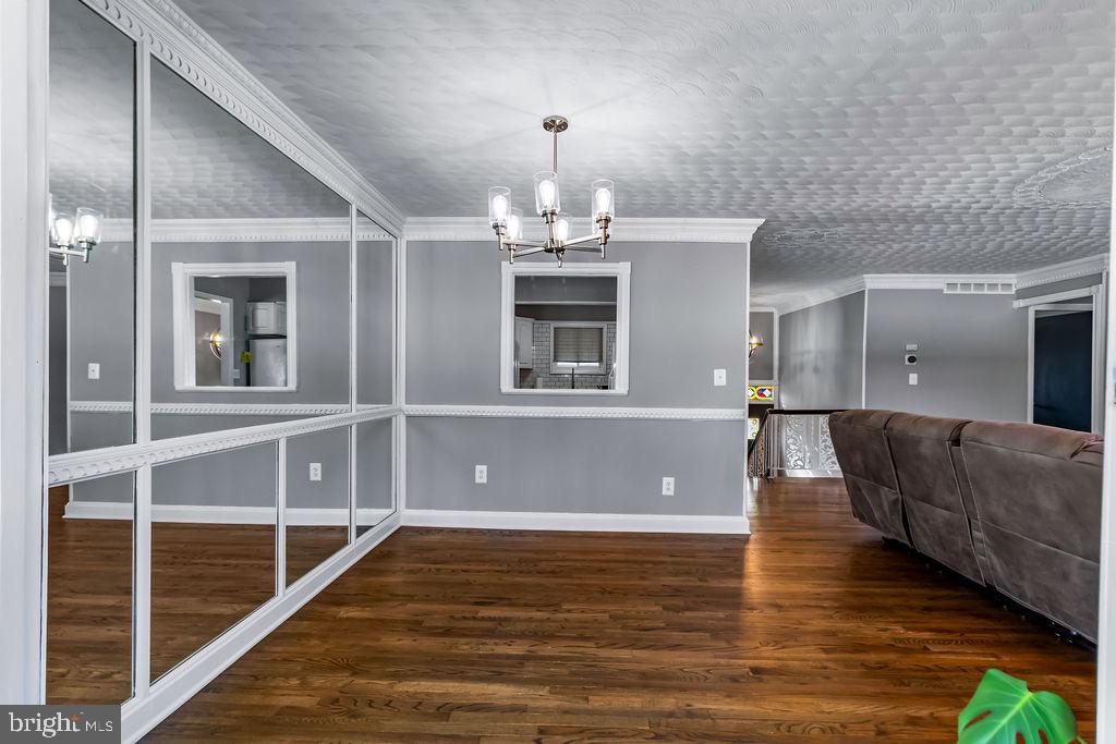 THE HIGHLANDS - Residential