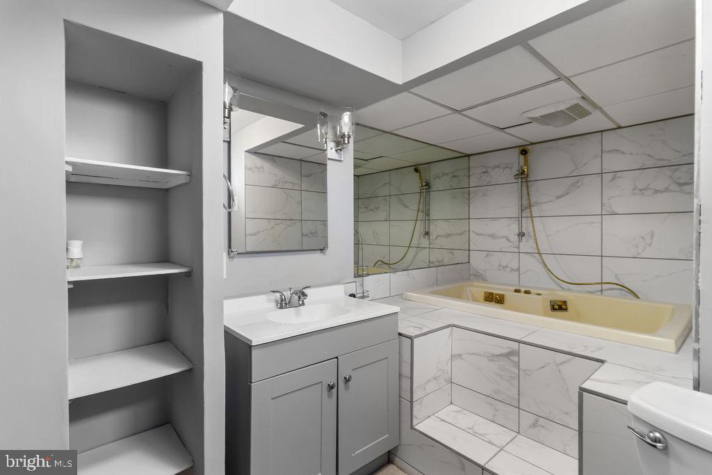 THE HIGHLANDS - Residential