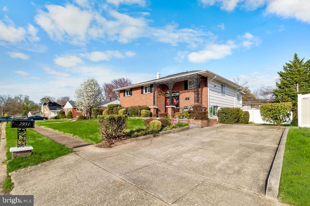 THE HIGHLANDS - Residential