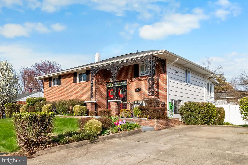 THE HIGHLANDS - Residential