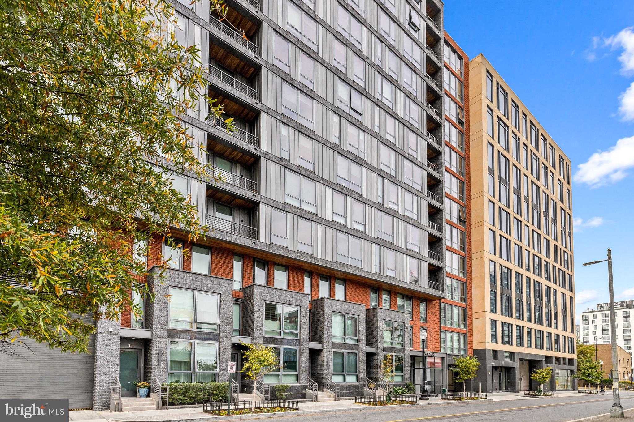 1211 VAN STREET SE 718