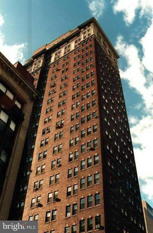 WASHINGTON SQ WEST - Commercial Lease