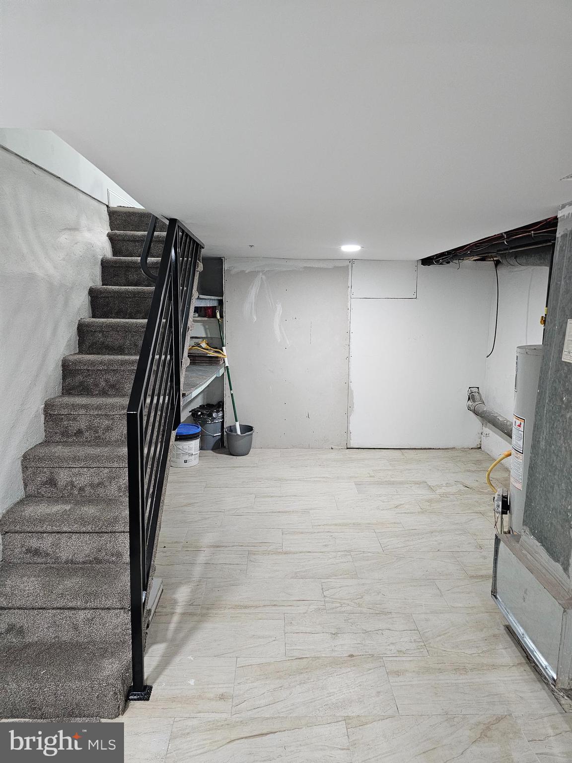 PORT RICHMOND - Residential Lease