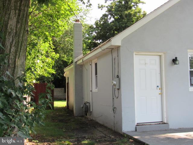 19 WILLIS AVENUE