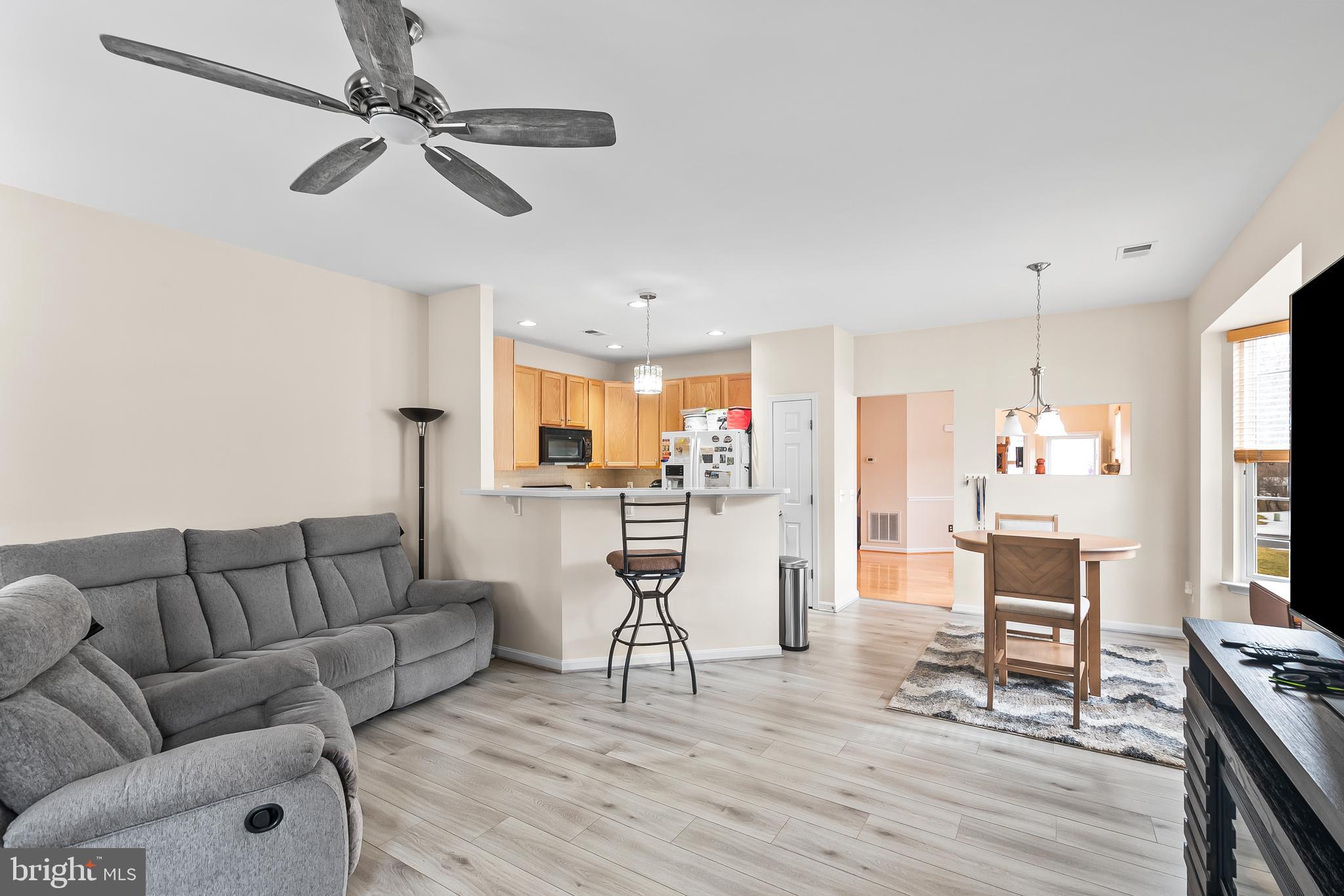 FOUR SEASONS IN HISTORIC VIRGINIA - Residential