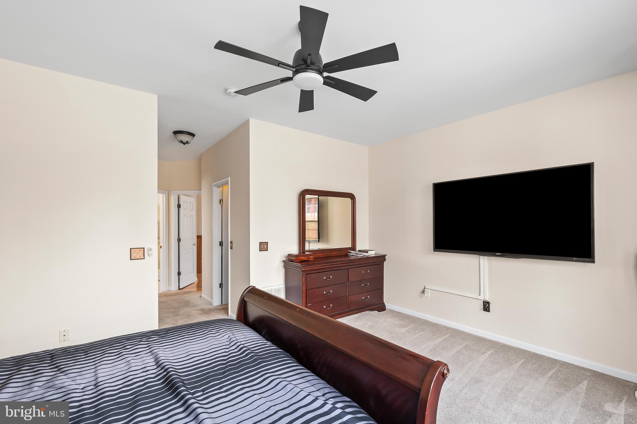 FOUR SEASONS IN HISTORIC VIRGINIA - Residential