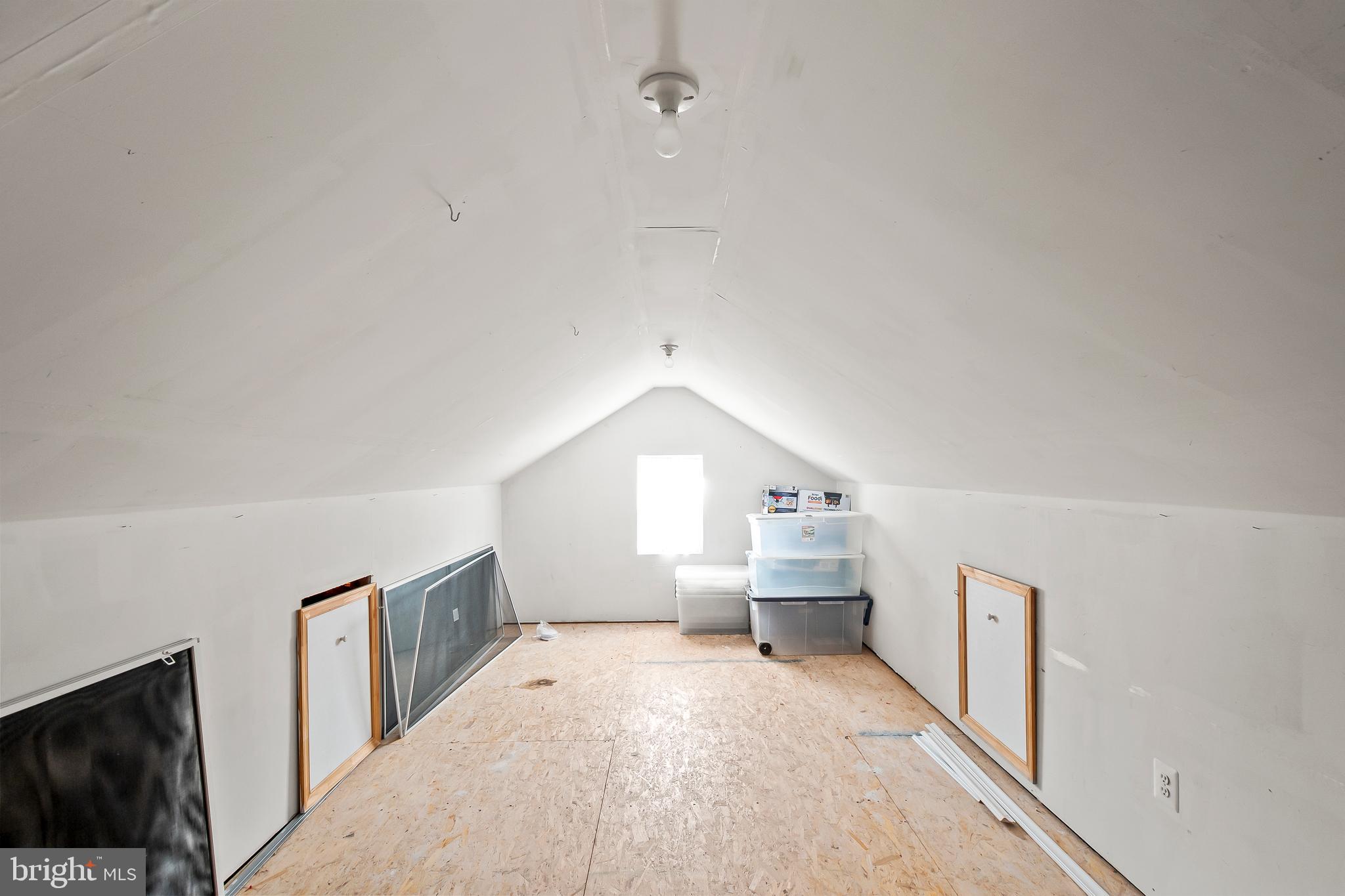 FOUR SEASONS IN HISTORIC VIRGINIA - Residential