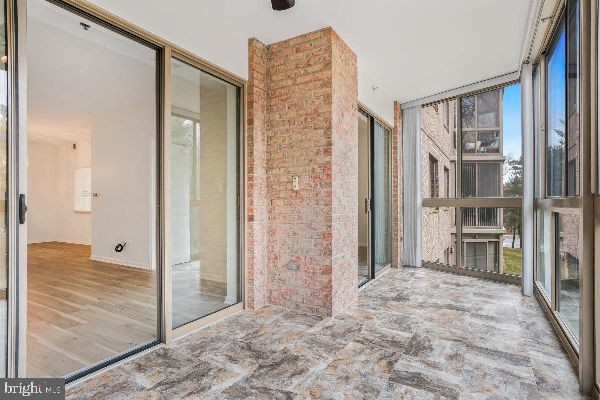 CREEKSIDE AT LEISURE WORLD - Residential