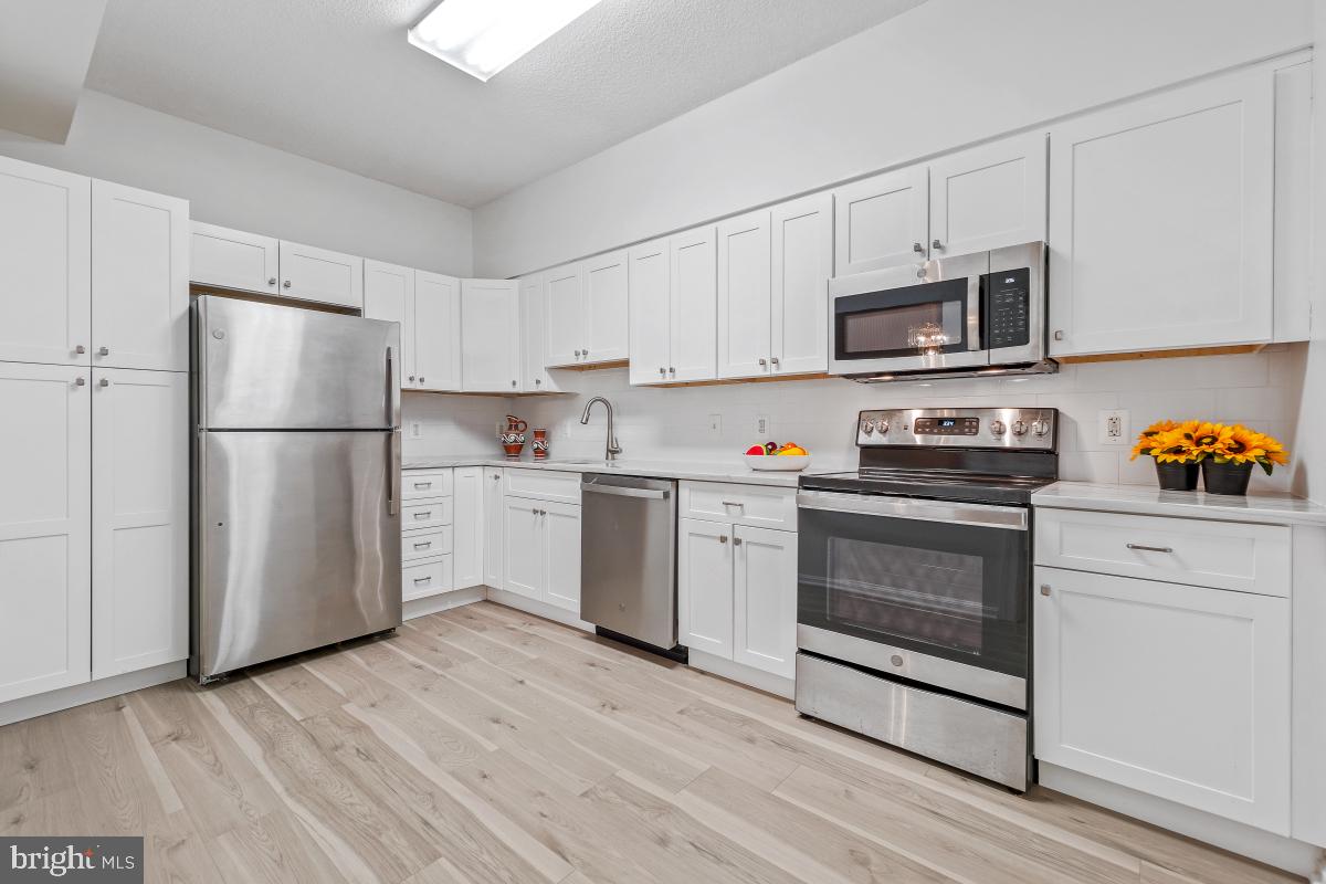 CREEKSIDE AT LEISURE WORLD - Residential