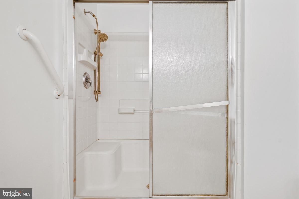 CREEKSIDE AT LEISURE WORLD - Residential