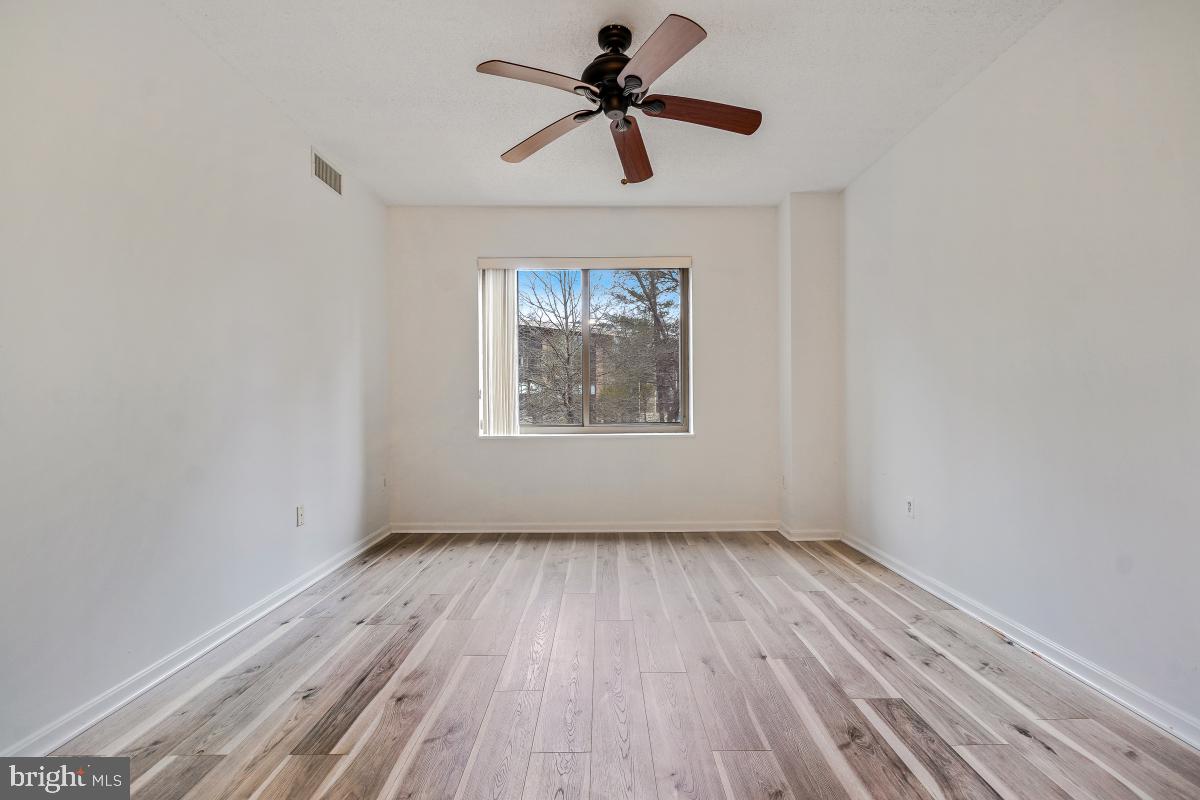 CREEKSIDE AT LEISURE WORLD - Residential