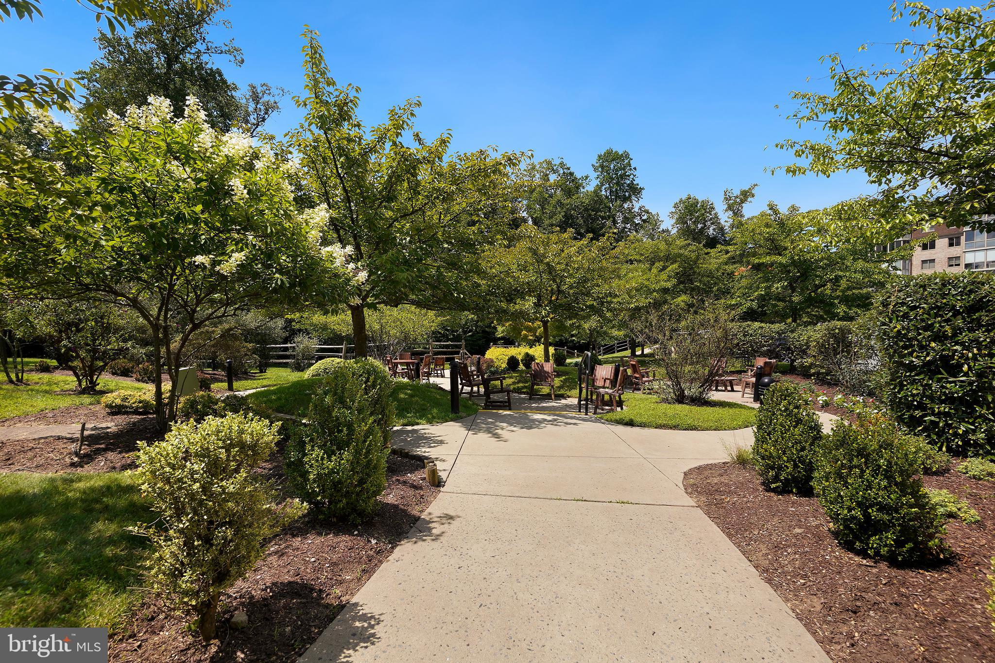 CREEKSIDE AT LEISURE WORLD - Residential