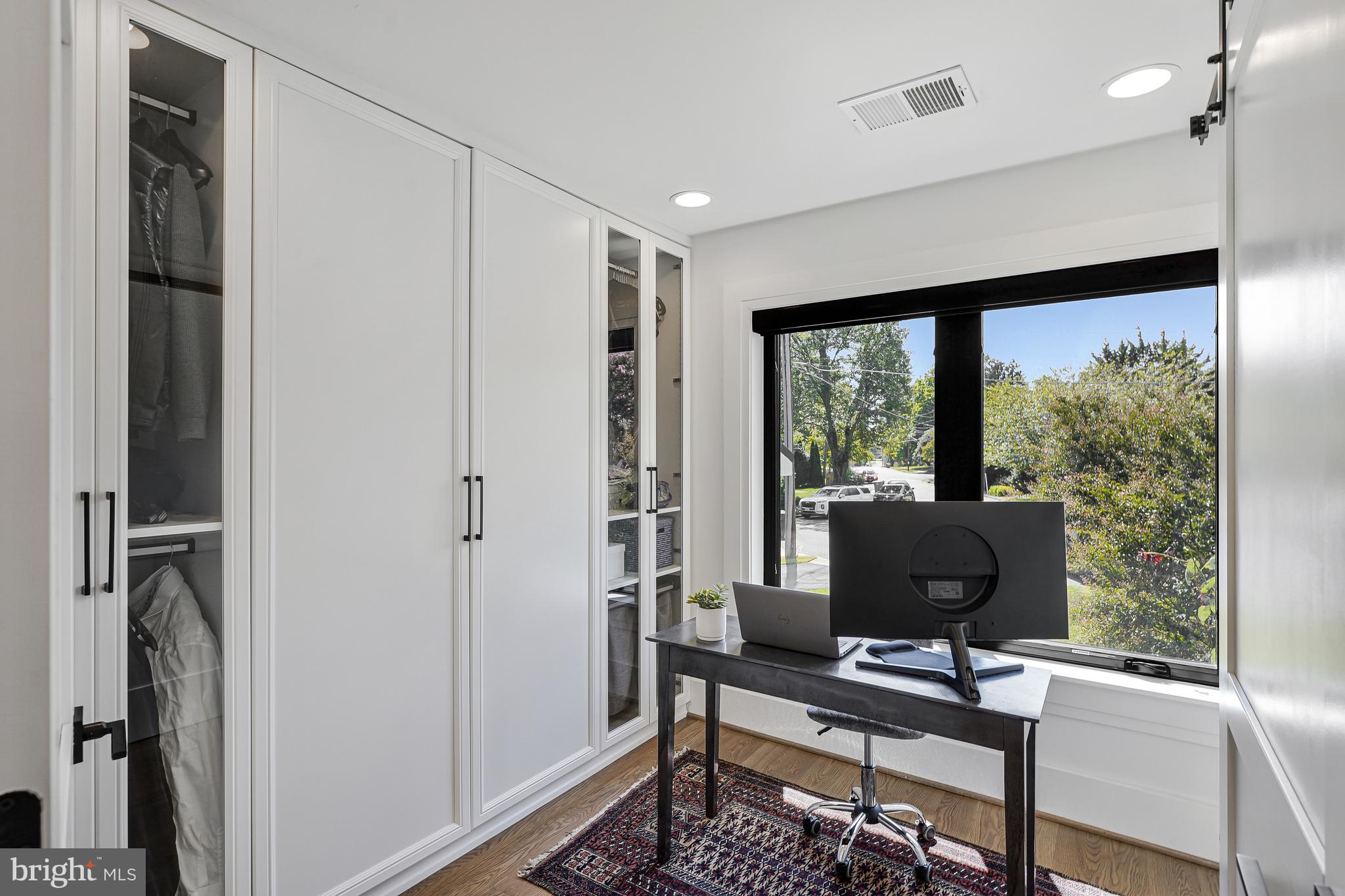 BROYHILLS MCLEAN ESTATES - Residential