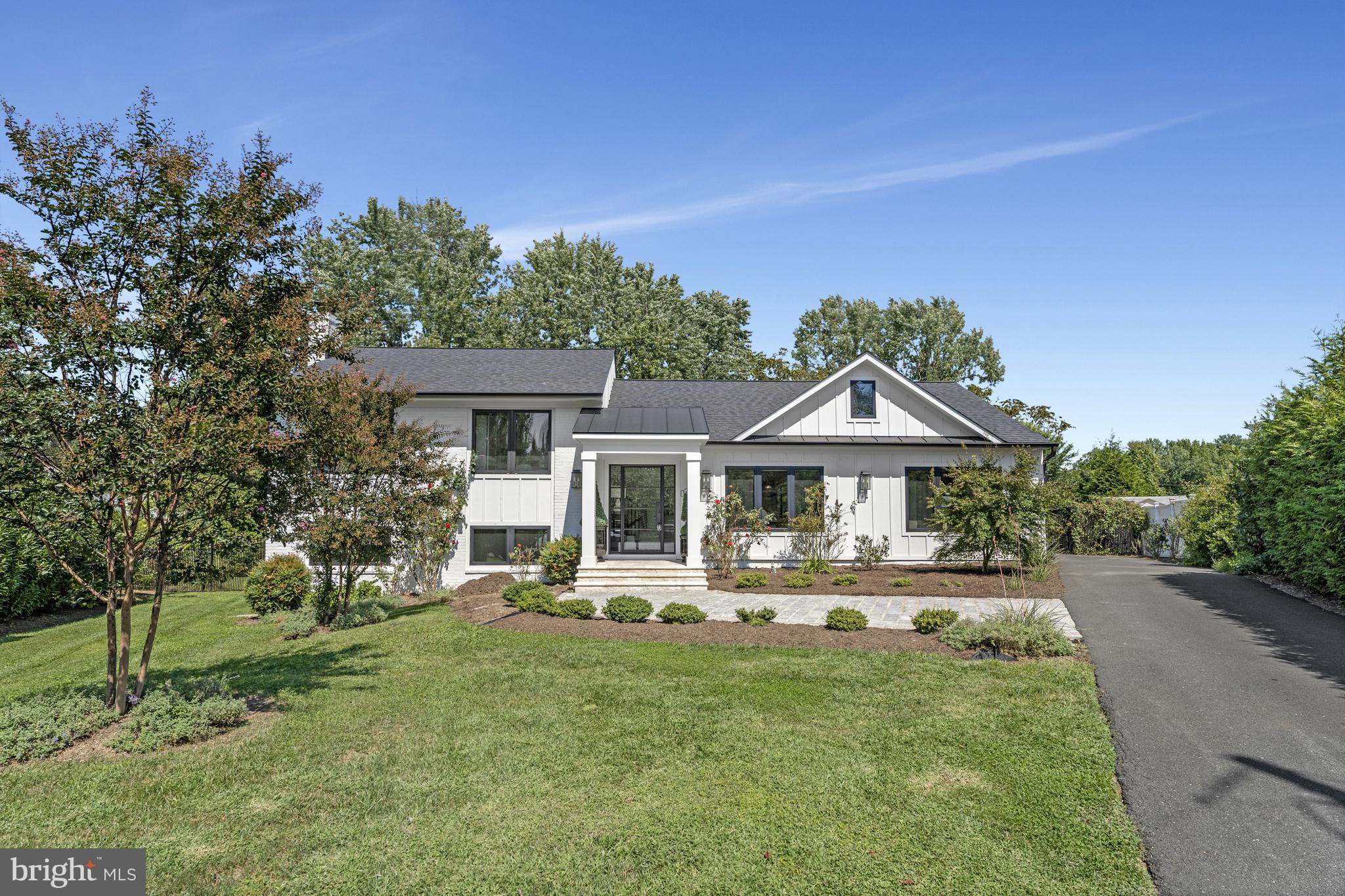 BROYHILLS MCLEAN ESTATES - Residential