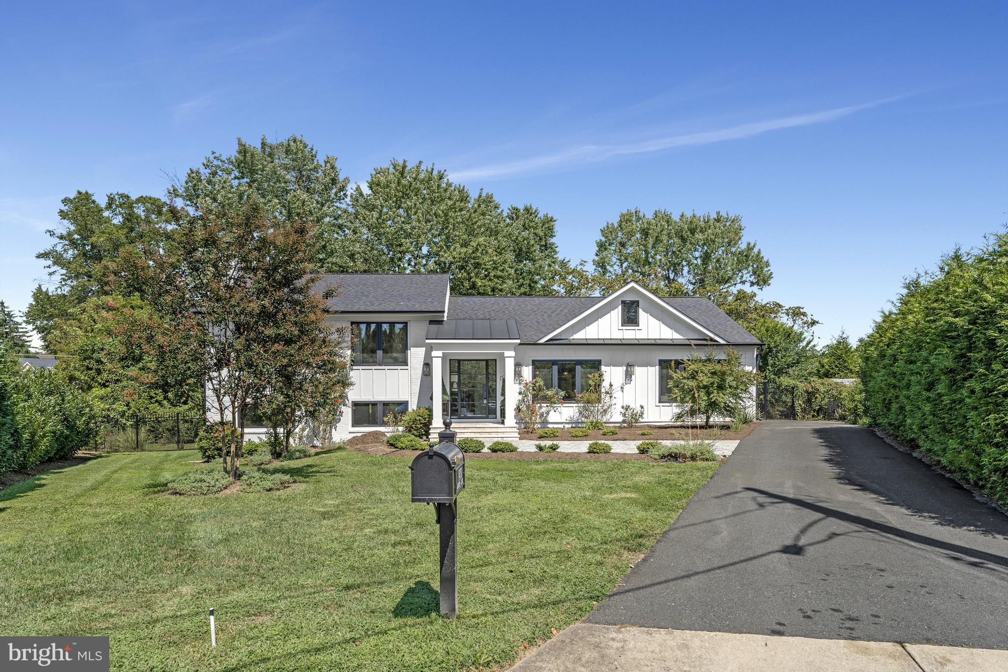 BROYHILLS MCLEAN ESTATES - Residential