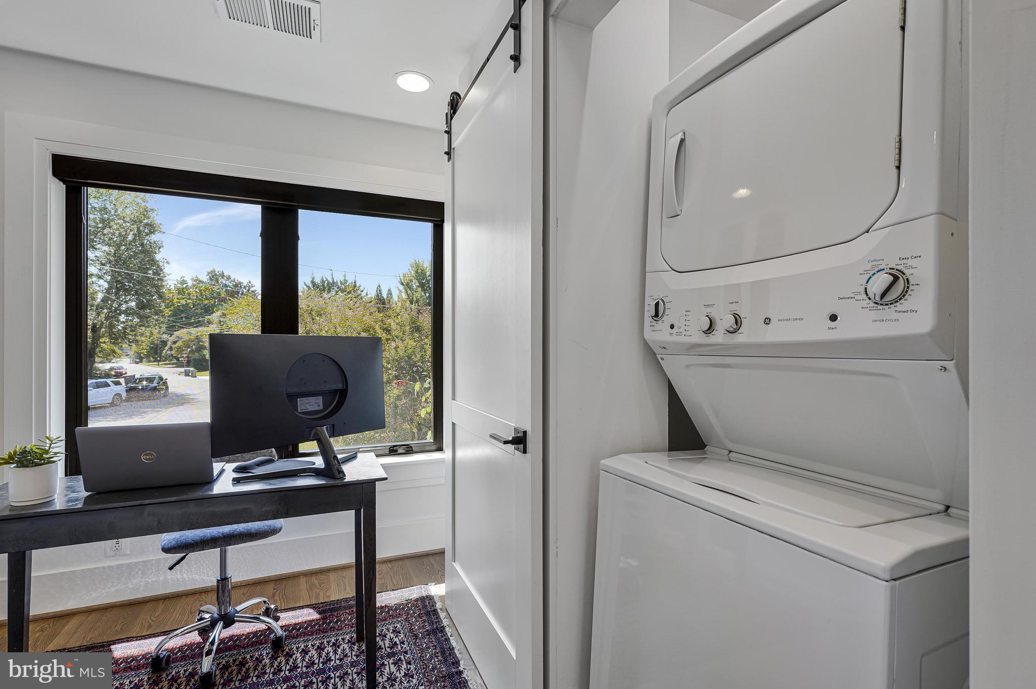 BROYHILLS MCLEAN ESTATES - Residential