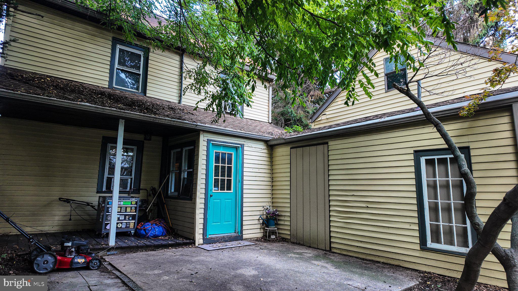 2232 MARIETTA AVENUE