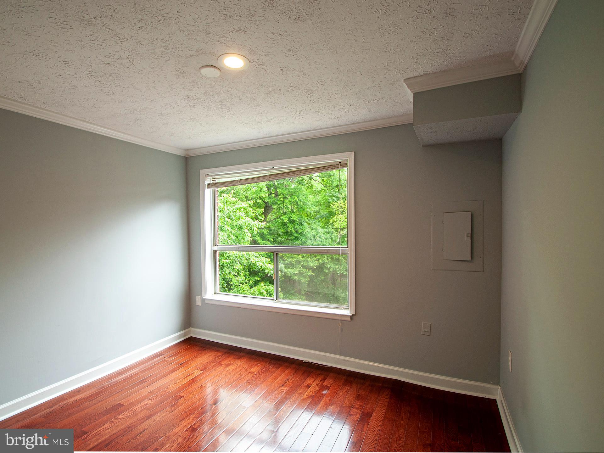 GREENBRIAR CONDO PHASE I - Residential Lease