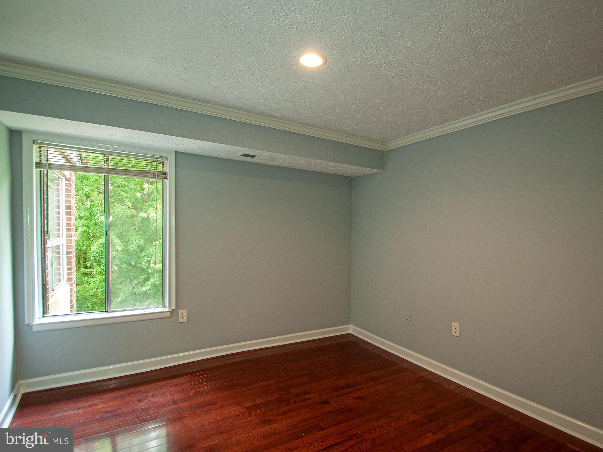 GREENBRIAR CONDO PHASE I - Residential Lease