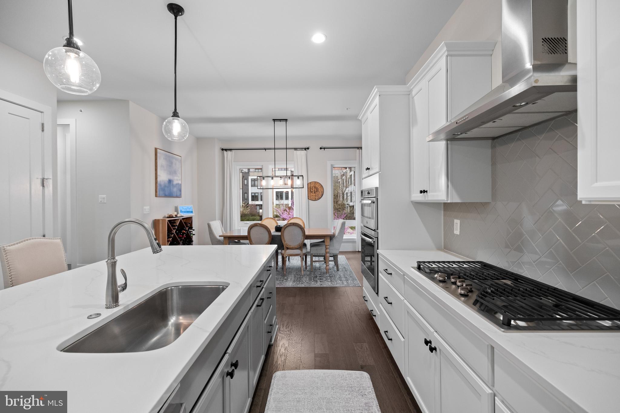 EISENHOWER SQUARE - Residential Lease