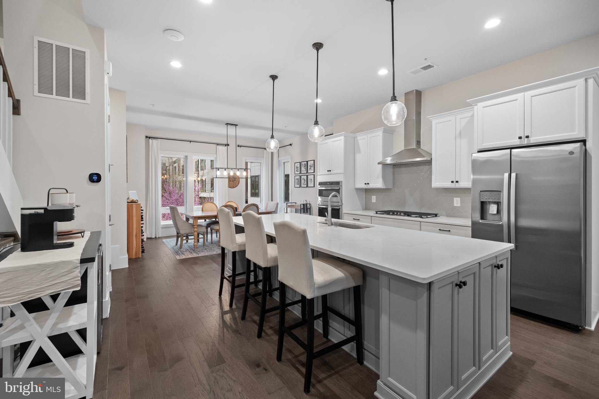 EISENHOWER SQUARE - Residential Lease