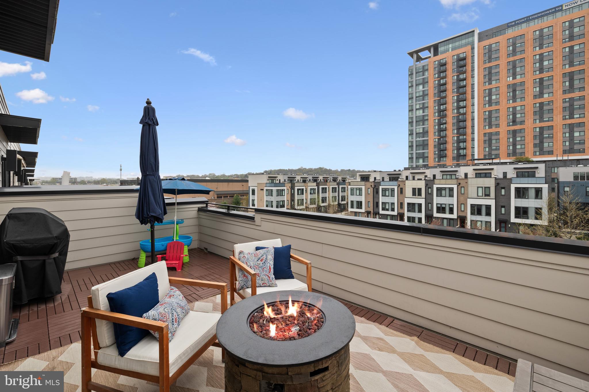 EISENHOWER SQUARE - Residential Lease